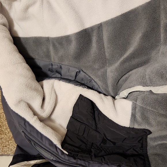 Men's Winter Jacket (M) - Picture 12 of 12